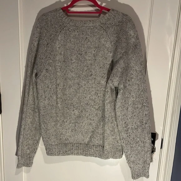 Banana Republic Grey Sweater - Picture 2 of 2